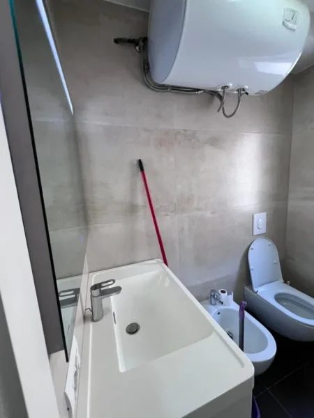 Tirane, jepet me qera apartament 1+1 Kati 2, 58 m² 500 € 