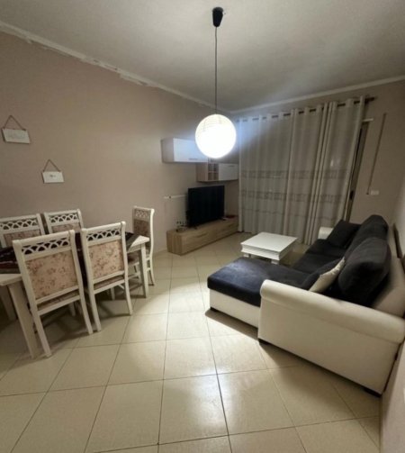 Tirane, jepet me qera apartament 1+1 Kati 10, 550 m² 550 € 