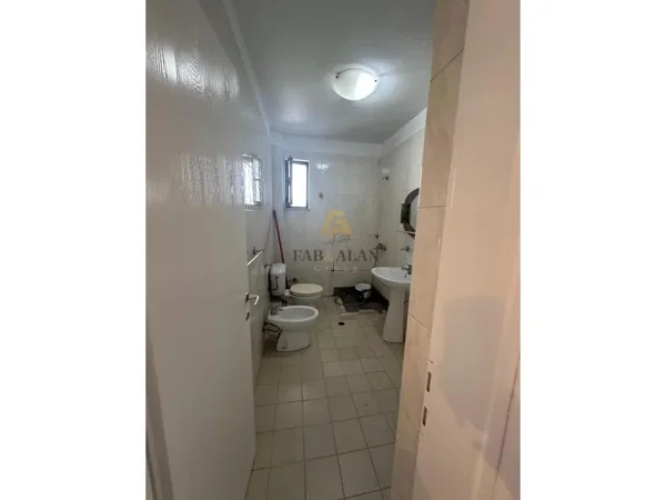 Tirane, shitet apartament 2+1 Kati 5, 81 m² 165.000 € (Ish Fusha e Aviacionit)