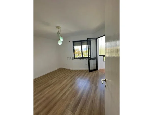 Tirane, shitet apartament 2+1 Kati 5, 81 m² 165.000 € (Ish Fusha e Aviacionit)