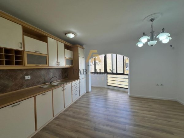 Tirane, shitet apartament 2+1 Kati 5, 81 m² 165.000 € (Ish Fusha e Aviacionit)