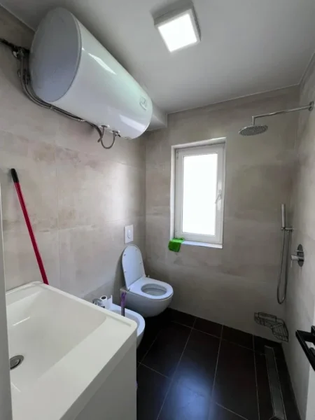 Tirane, jepet me qera apartament 1+1 Kati 2, 58 m² 500 € 