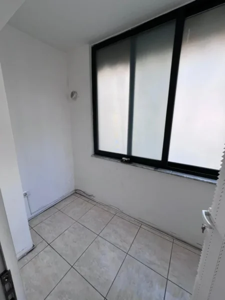 Tirane, jepet me qera apartament 1+1 Kati 2, 58 m² 500 € 