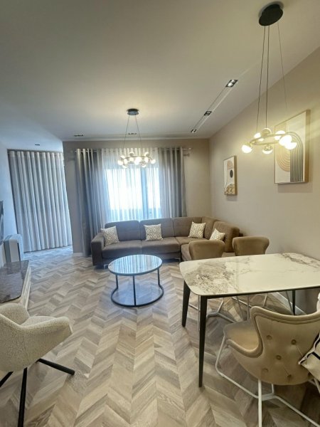 Tirane, jepet me qera apartament 2+1 Kati 7, 1.200 € 