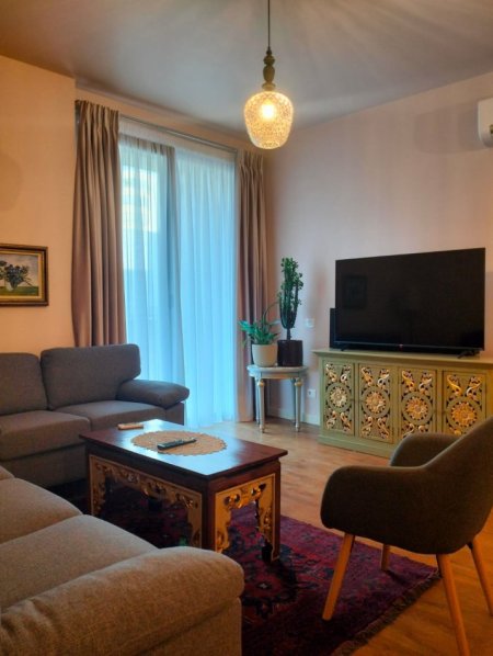 Tirane, jepet me qera 2+1+Ballkon Kati 3, 