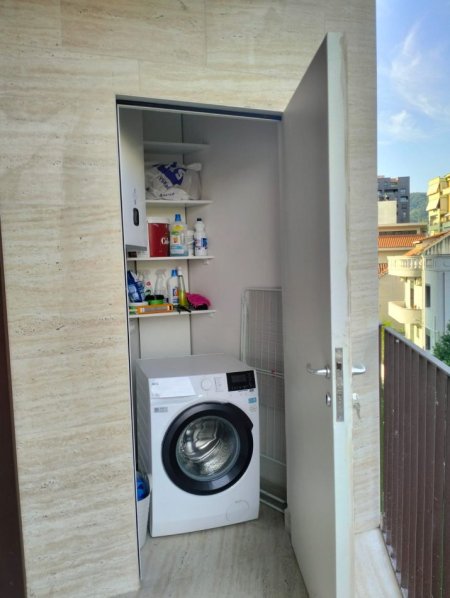 Tirane, jepet me qera 2+1+Ballkon Kati 3, 