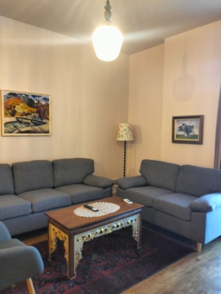 Tirane, jepet me qera 2+1+Ballkon Kati 3, 