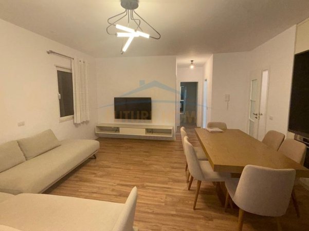 Tirane, shes 3+1+Ballkon Kati 4, 125 m² 141.000 € (Linze)