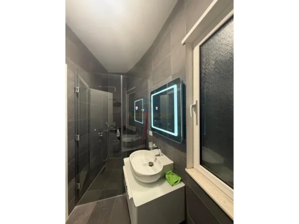 Tirane, shes 3+1+Ballkon Kati 4, 125 m² 141.000 € (Linze)