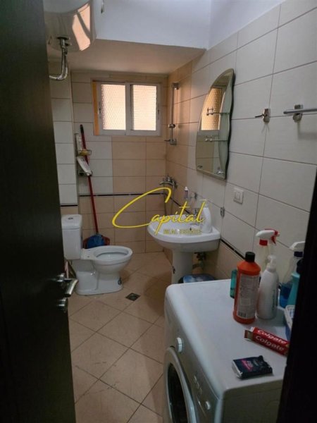 Tirane, jepet me qera apartament 1+1 Kati 3, 70 m² 420 € (RRUGA BARDHYL)