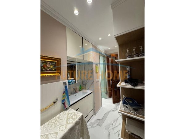 Qera, Apartament 2+1+2, Bllok, Tiranë 2,300 €
