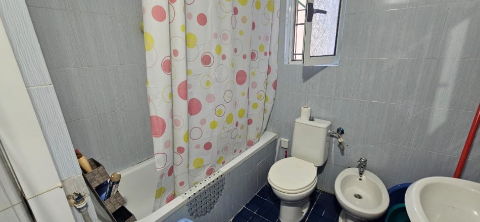 Tirane, jepet me qera apartament 1+1+Ballkon Kati 4, 71 m² 450 € (Restorant Alteo)