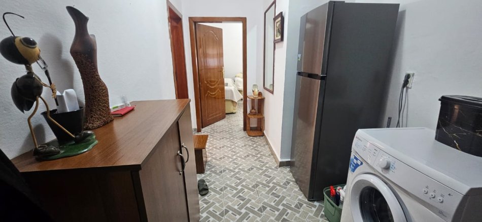 Tirane, jepet me qera apartament 1+1+Ballkon Kati 4, 71 m² 450 € (Restorant Alteo)