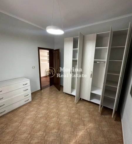 Tirane, jepet me qera shtepi 1+1 Kati 1, 50 m² 450 € (Rruga Dervish Luzha)