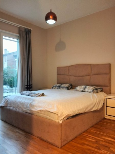 Tirane, jepet me qera Vile 3+1+Aneks+Ballkon Kati 1, (Secret Garden Residence)