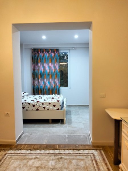 Tirane, jepet me qera Vile 3+1+Aneks+Ballkon Kati 1, (Secret Garden Residence)