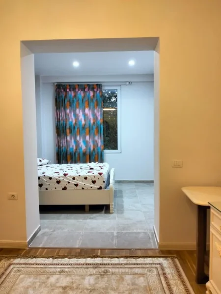 Tirane, jepet me qera Vile 3+1+Aneks+Ballkon Kati 1, (Secret Garden Residence)