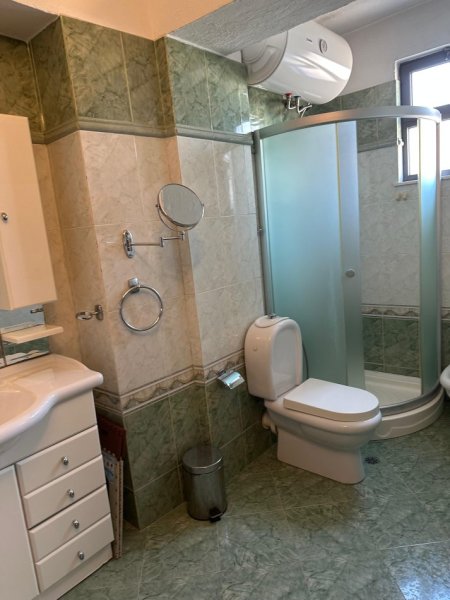 Tirane, jepet me qera apartament 2+1+Aneks+Ballkon Kati 6, 