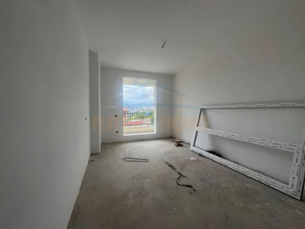 Tirane, shitet apartament 2+1 Kati 1, 98 m² 73.913 € (Kamez)