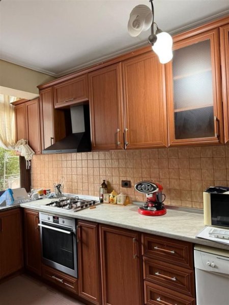 Tirane, jepet me qera apartament 2+1 Kati 1, 80 m² 550 € (ALI DEMI)