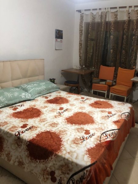 Tirane, jap me qera apartament 2+1+Ballkon Kati 1, 85 m² 750 € (Oxhaku, prane kompleksit ASL)