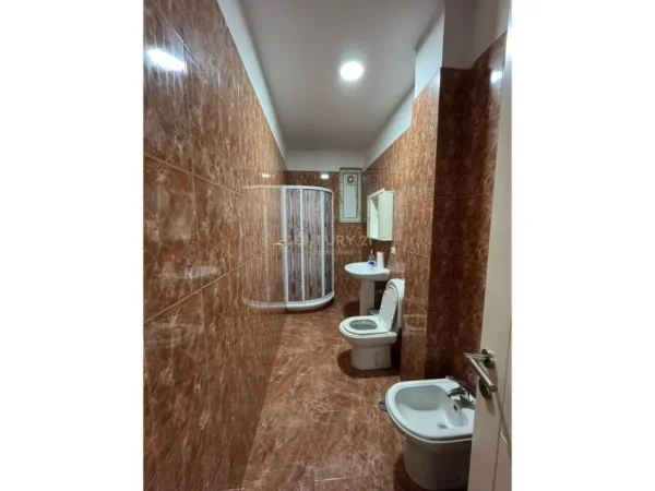 Tirane, shitet apartament 1+1 Kati 2, 69 m² 210.000 € (Kafe Flora)