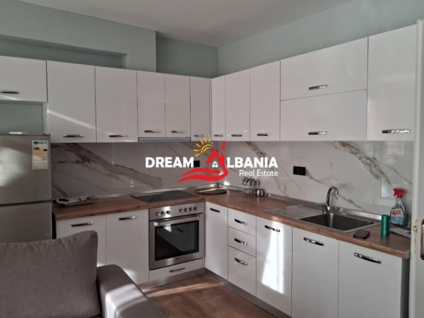 Tirane, jepet me qera apartament 1+1 , 55 m² 600 € (tek Rruga e Dibres prane Selvise)