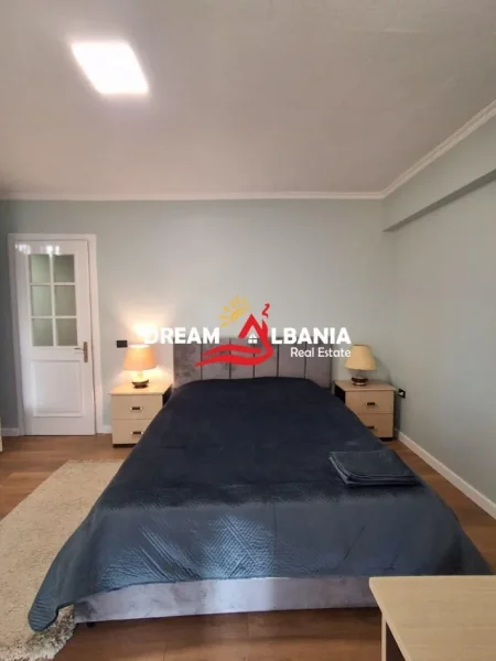 Tirane, jepet me qera apartament 1+1 , 55 m² 600 € (tek Rruga e Dibres prane Selvise)
