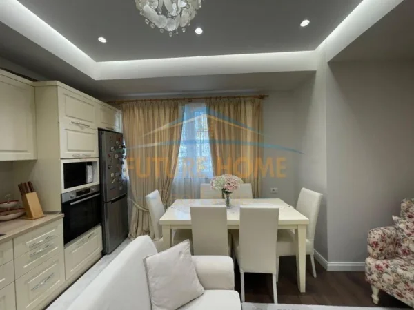 Tirane, jepet me qera apartament 2+1+Ballkon Kati 2, 90 m² 1.100 € (Rruga Durresit)