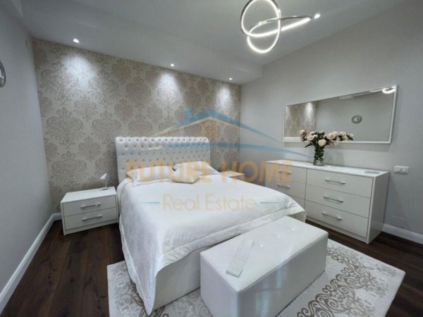 Tirane, jepet me qera apartament 2+1+Ballkon Kati 2, 90 m² 1.100 € (Rruga Durresit)