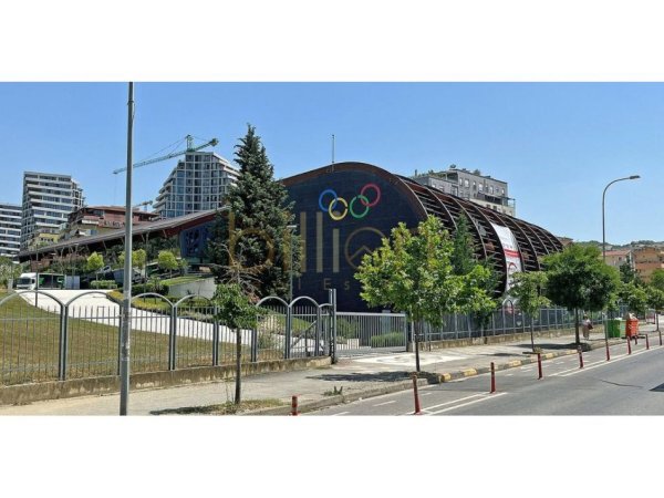 Tirane, shitet 2+1 , 100 m² (Kompleksi Olimpik)