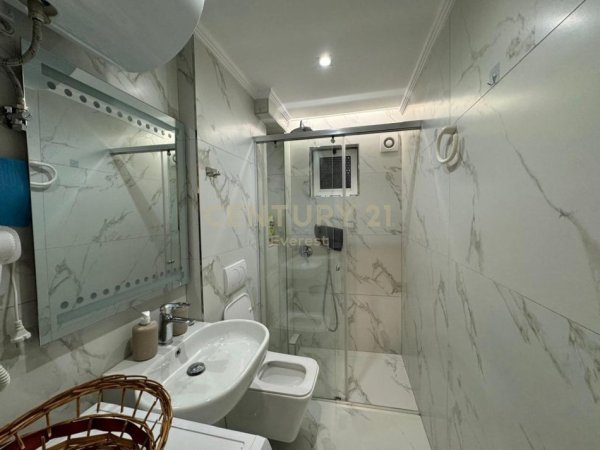 Tirane, jepet me qera apartament 1+1 Kati 2, 55 m² 800 € (Rr. Kavajes)