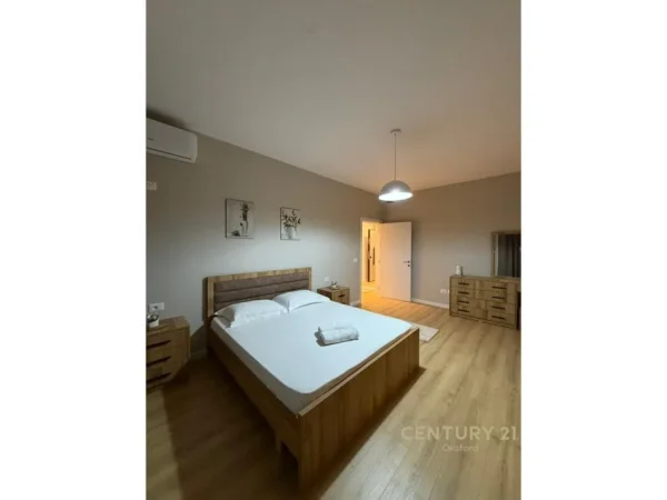 Tirane, jepet me qera apartament 1+1 Kati 5, 75 m² 550 € (Astir)