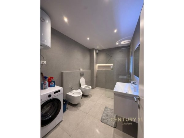 Tirane, jepet me qera apartament 1+1 Kati 5, 75 m² 550 € (Astir)