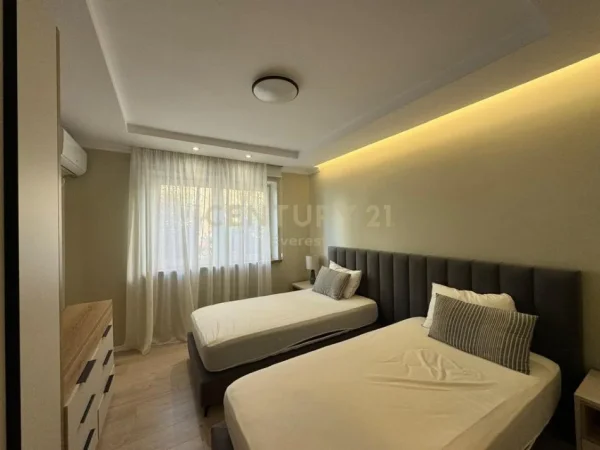 Tirane, jepet me qera apartament 2+1 Kati 2, 55 m² 800 € (QENDER)