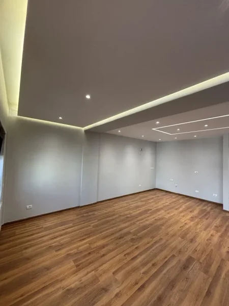 Tirane, jepet me qera zyre Kati 7, 146 m² 1.600 € (Zogu zi)