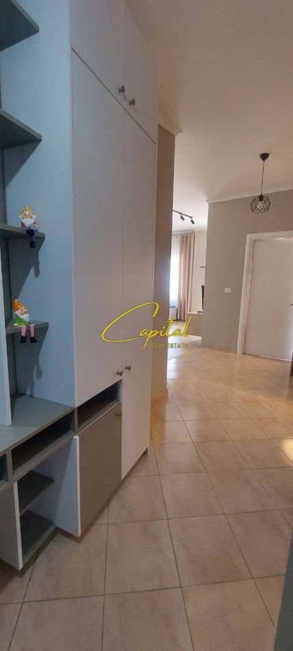 Tirane, jepet me qera apartament 1+1 Kati 5, 70 m² 600 € (RRUGA E DIBRES)