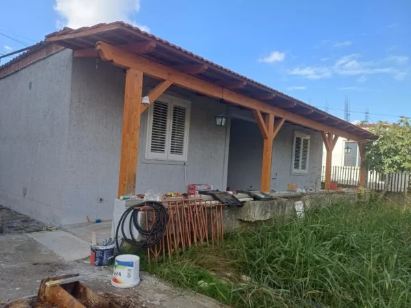 Shqiperi, jepet me qera shtepi 2+1+Aneks Kati 1, 500 € (Selite e vjeter)