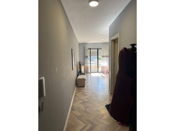Tirane, shitet apartament 2+1 Kati 2, 134 m² 215.900 € (5 Maji)