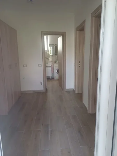 Shqiperi, jepet me qera shtepi 2+1+Aneks Kati 1, 500 € (Selite e vjeter)