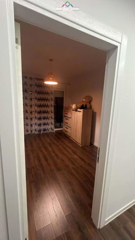 Tirane, jepet me qera apartament 1+1+Ballkon Kati 1, 70 m² 600 € (5 maji)