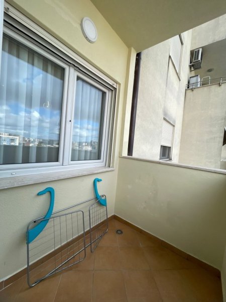 Tirane, jepet me qera apartament 1+1 Kati 6, 650 € (Perball Delijorgjit)