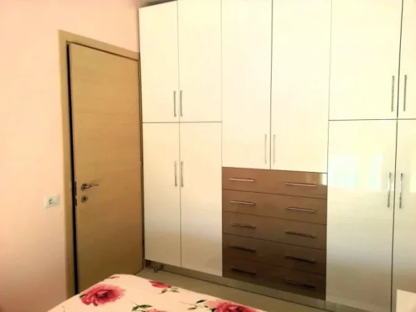 Tirane, jepet me qera apartament 1+1 Kati 5, 68 m² 500 € (Tek Ring Center, Zogu i Zi)