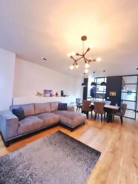 Tirane, shitet apartament 2+1 , 170 m² 580.000 € 
