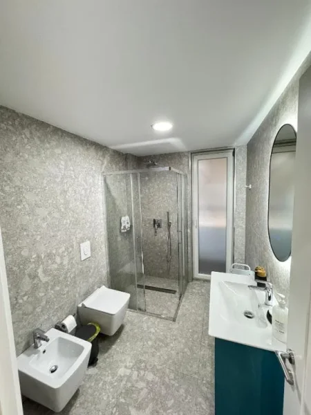 Tirane, jepet me qera apartament 2+1 Kati 4, 95 m²  100.000 leke te reja (myslym shyri)