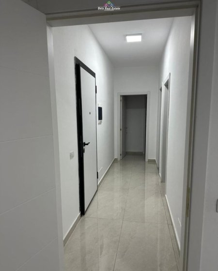 Tirane, jepet me qera apartament 2+1+Ballkon Kati 3, 103 m² 500 € (paskuqan)