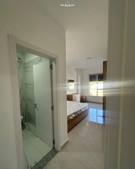 Tirane, jepet me qera apartament 2+1+Ballkon Kati 3, 103 m² 500 € (paskuqan)