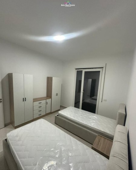 Tirane, jepet me qera apartament 2+1+Ballkon Kati 3, 103 m² 500 € (paskuqan)