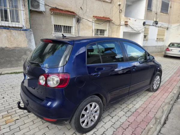 Tirane, shitet makine Volkswagen Nafte, blu e errët automatik Kondicioner 321.000 km