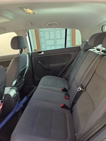 Tirane, shitet makine Volkswagen Nafte, blu e errët automatik Kondicioner 321.000 km